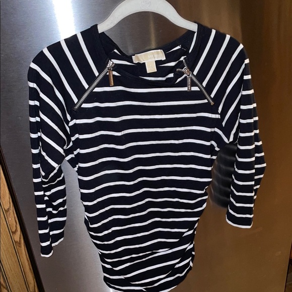 Micheal Kors Navy Zipper Top - Picture 3 of 13